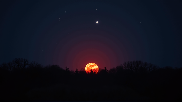 ¡Presencia la Cautivadora Luna de Fresa 2025: Un Delicia Celestial te Espera!